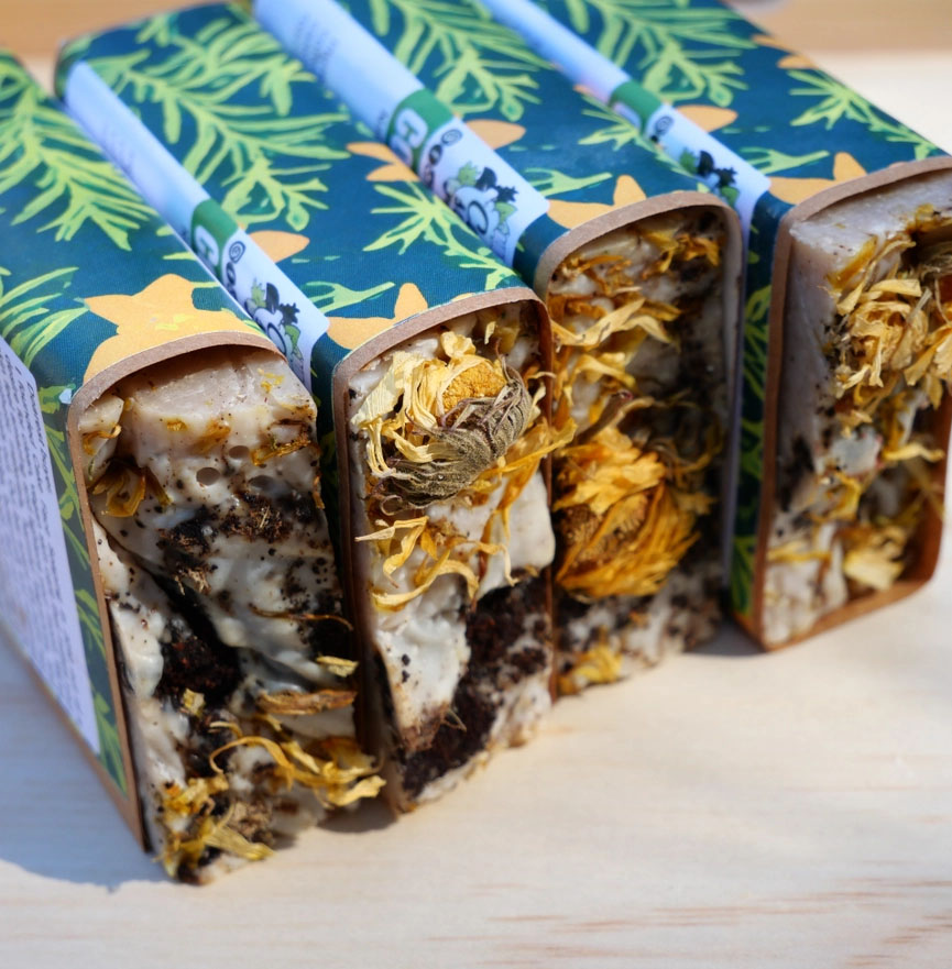CAKE FACE SOAPING – Gardener Rosemary Peppermint Spearmint Cold Process Soap