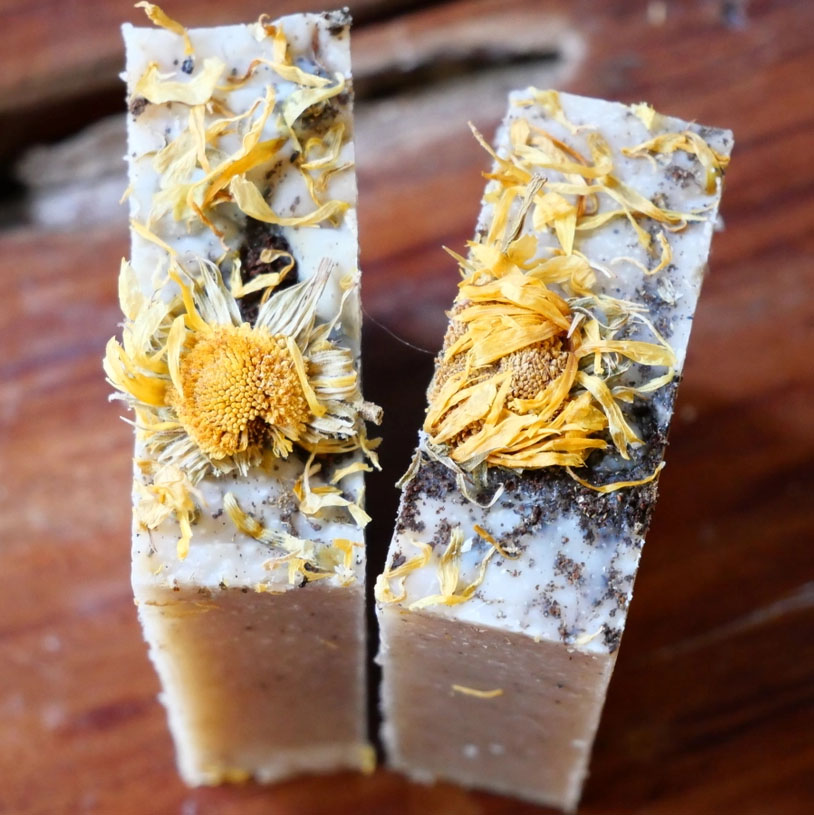 CAKE FACE SOAPING – Gardener Rosemary Peppermint Spearmint Cold Process Soap