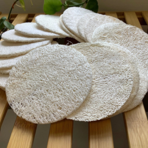 CAKE FACE SOAPING – Loofah Facial Disc